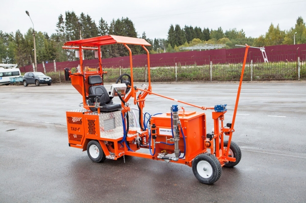 Виннер СМ-122 Самоходная машина для разметки дорог краской и спрей-пластиком.